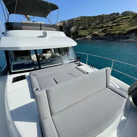 Tekne Renas Yacht *