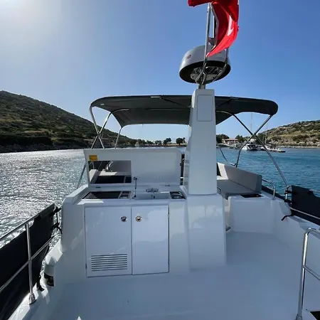 Tekne Renas Yacht *
