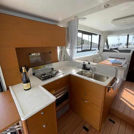 Tekne Renas Yacht *